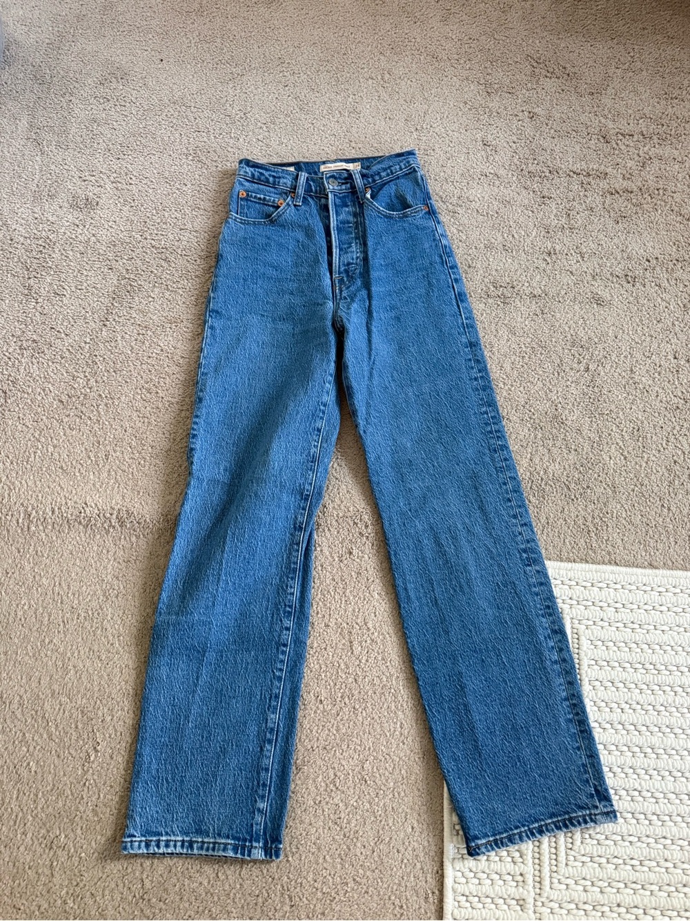 Levi's Ribcage Straight Ankle Leg Jeans